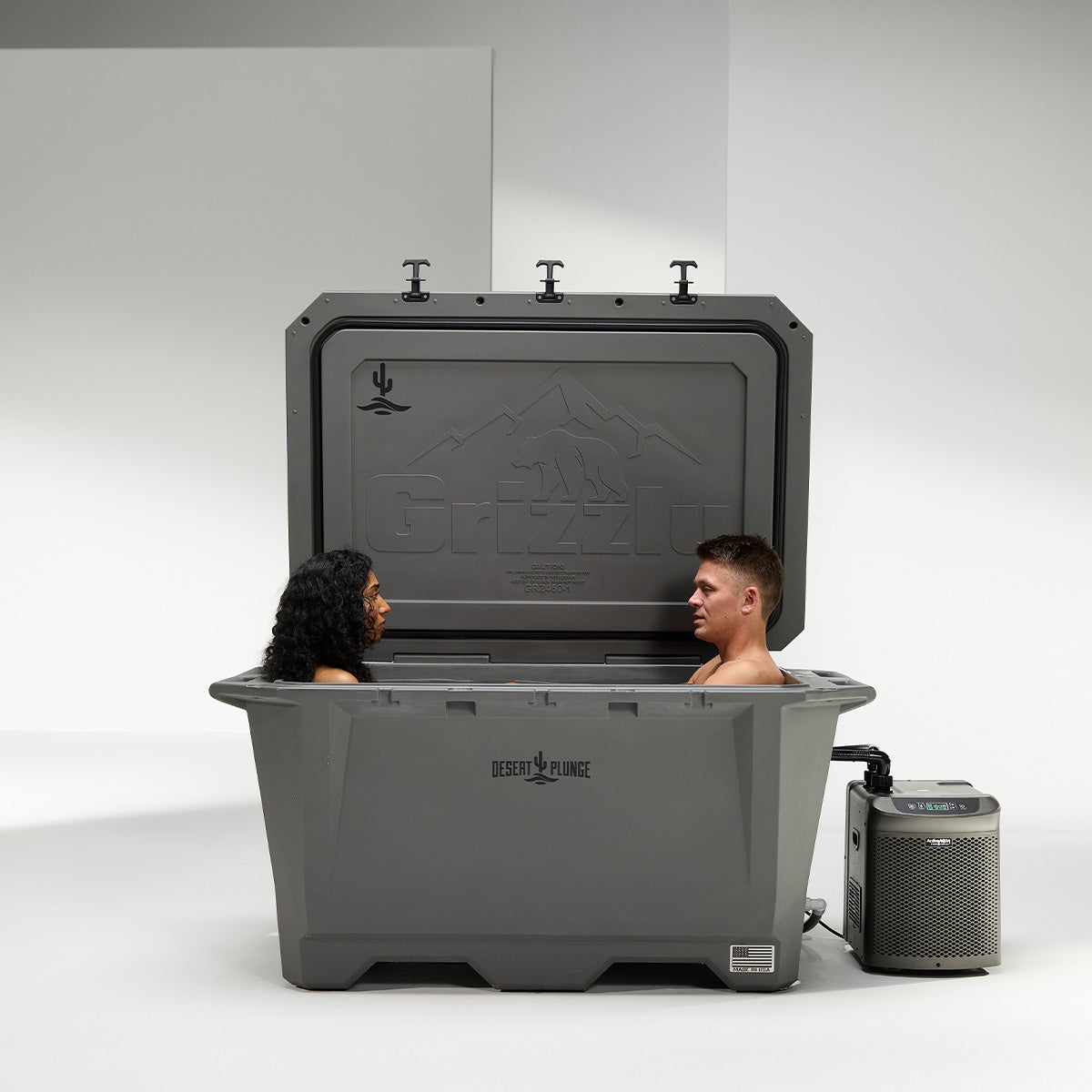 The Wide Grizzly 450 Cold Plunge Tub - 1/4 Horsepower - Stealth Gray