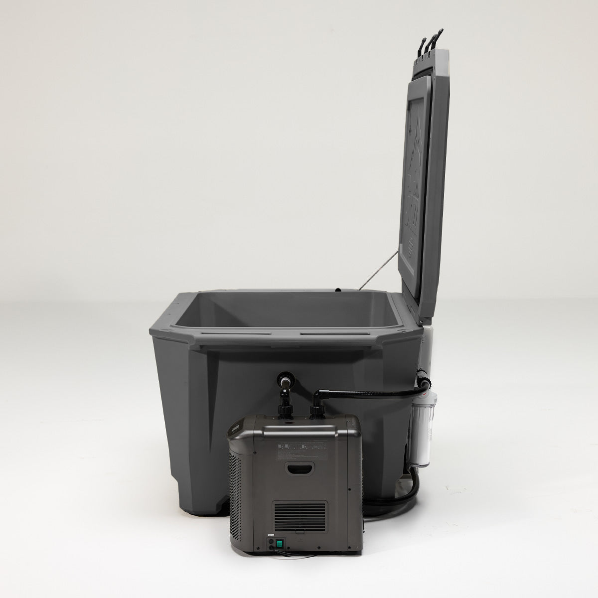 The Wide Grizzly 450 Cold Plunge Tub - 1/4 Horsepower - Stealth Gray