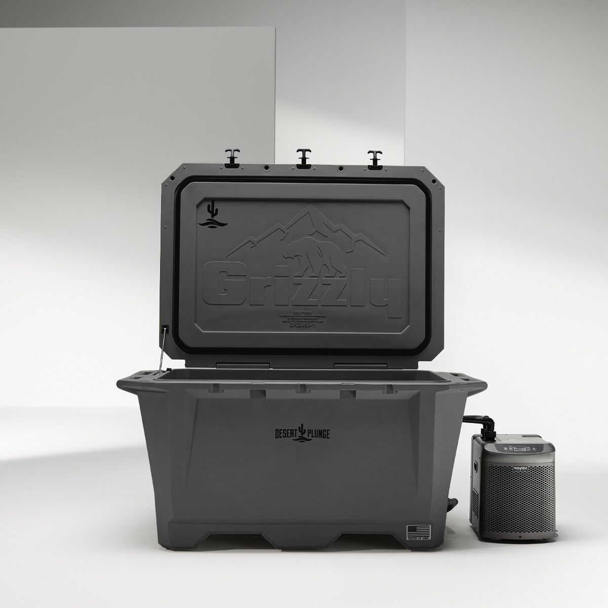 The Wide Grizzly 450 Cold Plunge Tub - 1/4 Horsepower - Stealth Gray